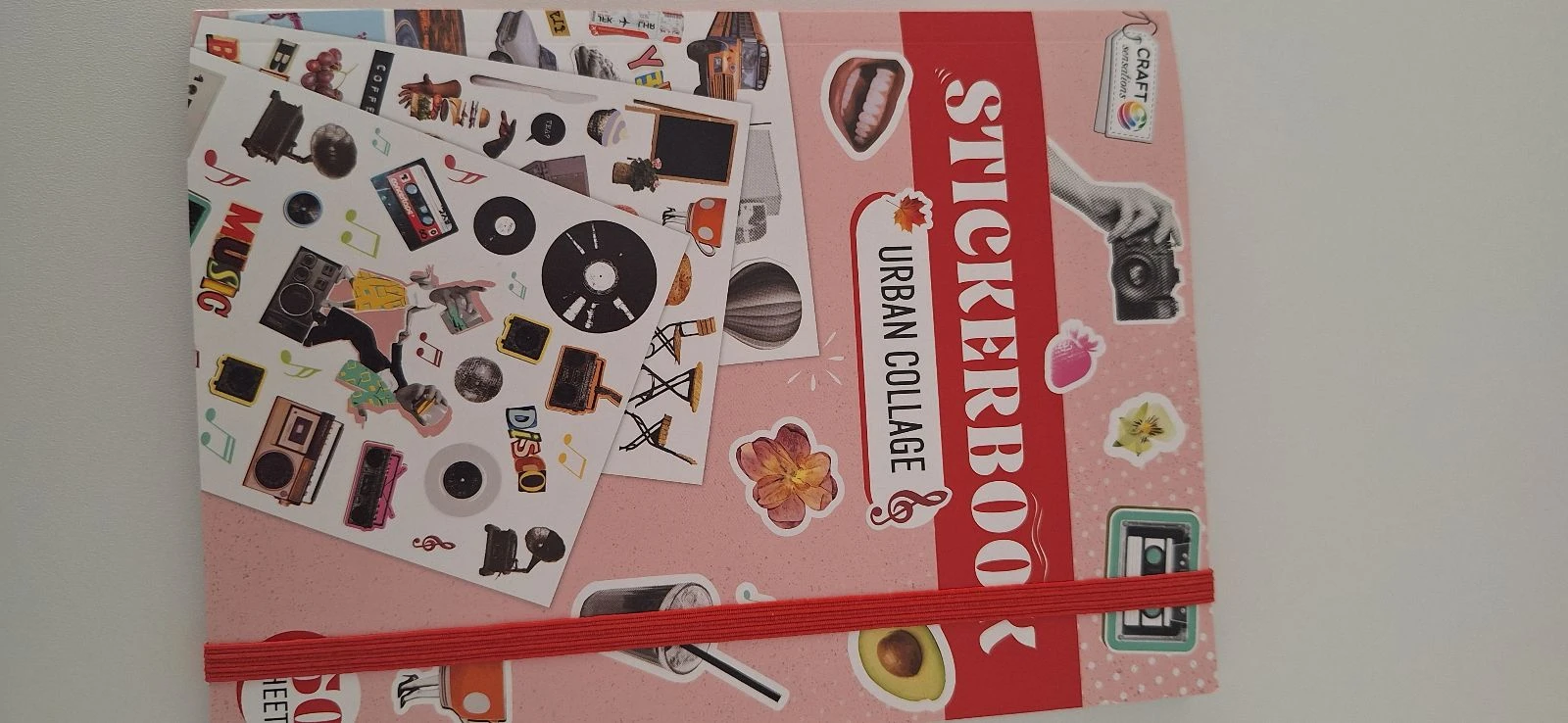 Livre autocollant 
